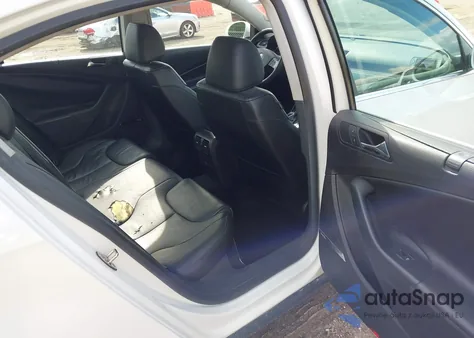 2008 Volkswagen Passat Lux from USA, damaged, VIN WVWEK73CX8E198325